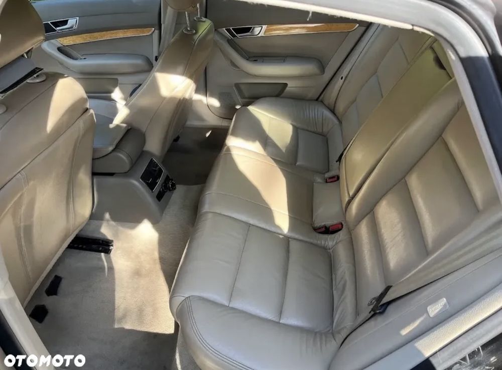 Audi A6 Limousine 2.4 - 6