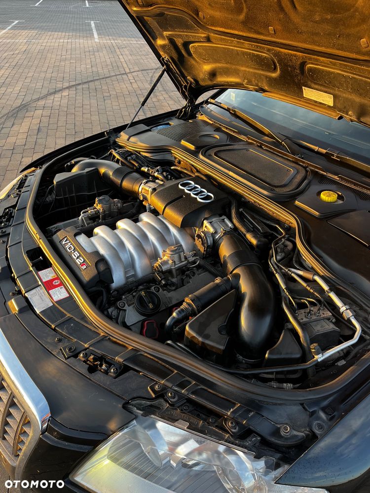 Audi S8 - 30