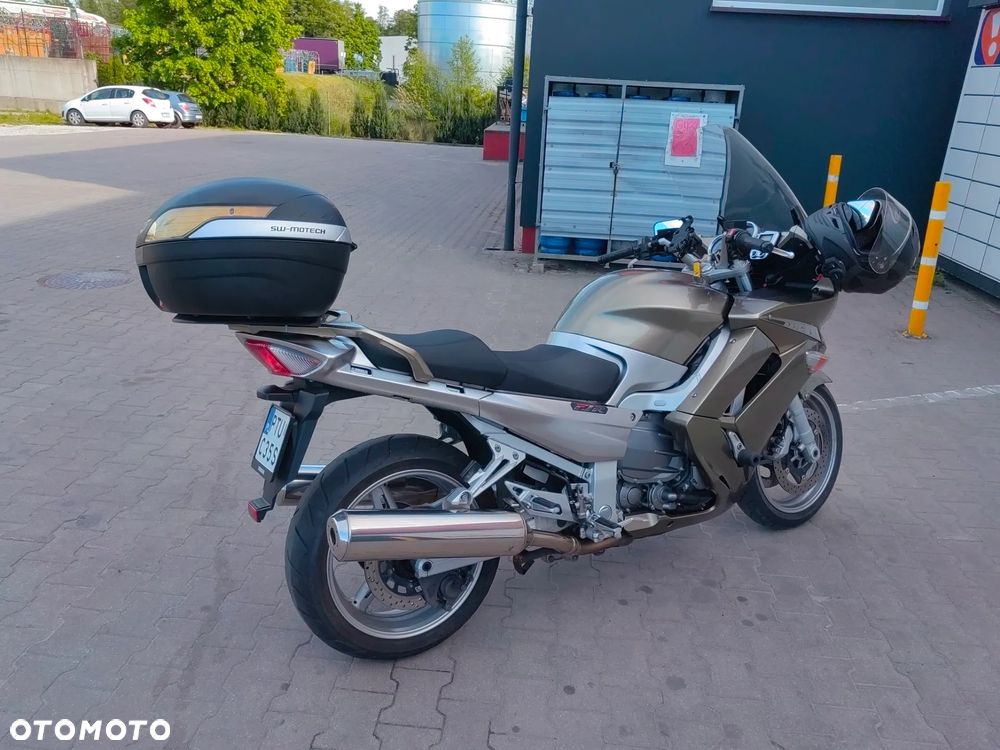 Yamaha FJR - 6