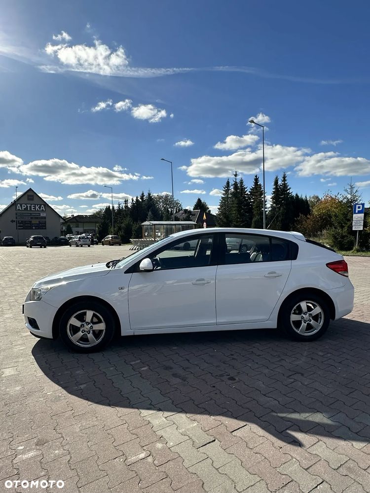 Chevrolet Cruze 1.6 LT - 10