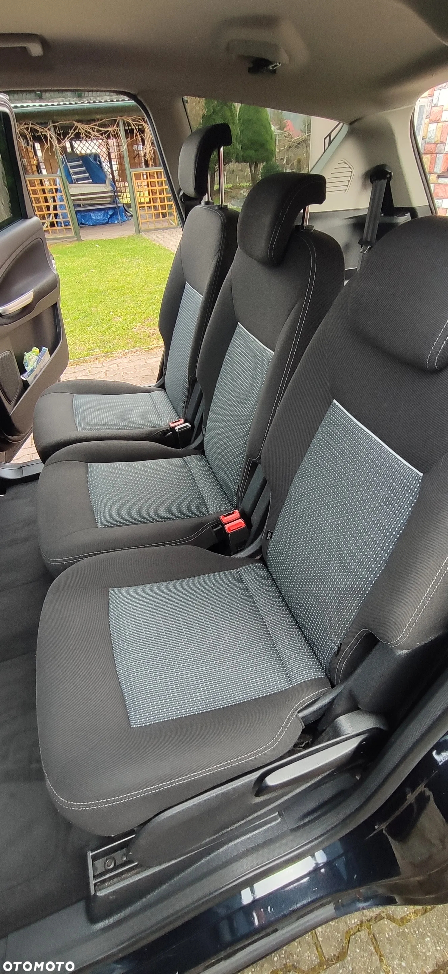 Ford S-Max - 16