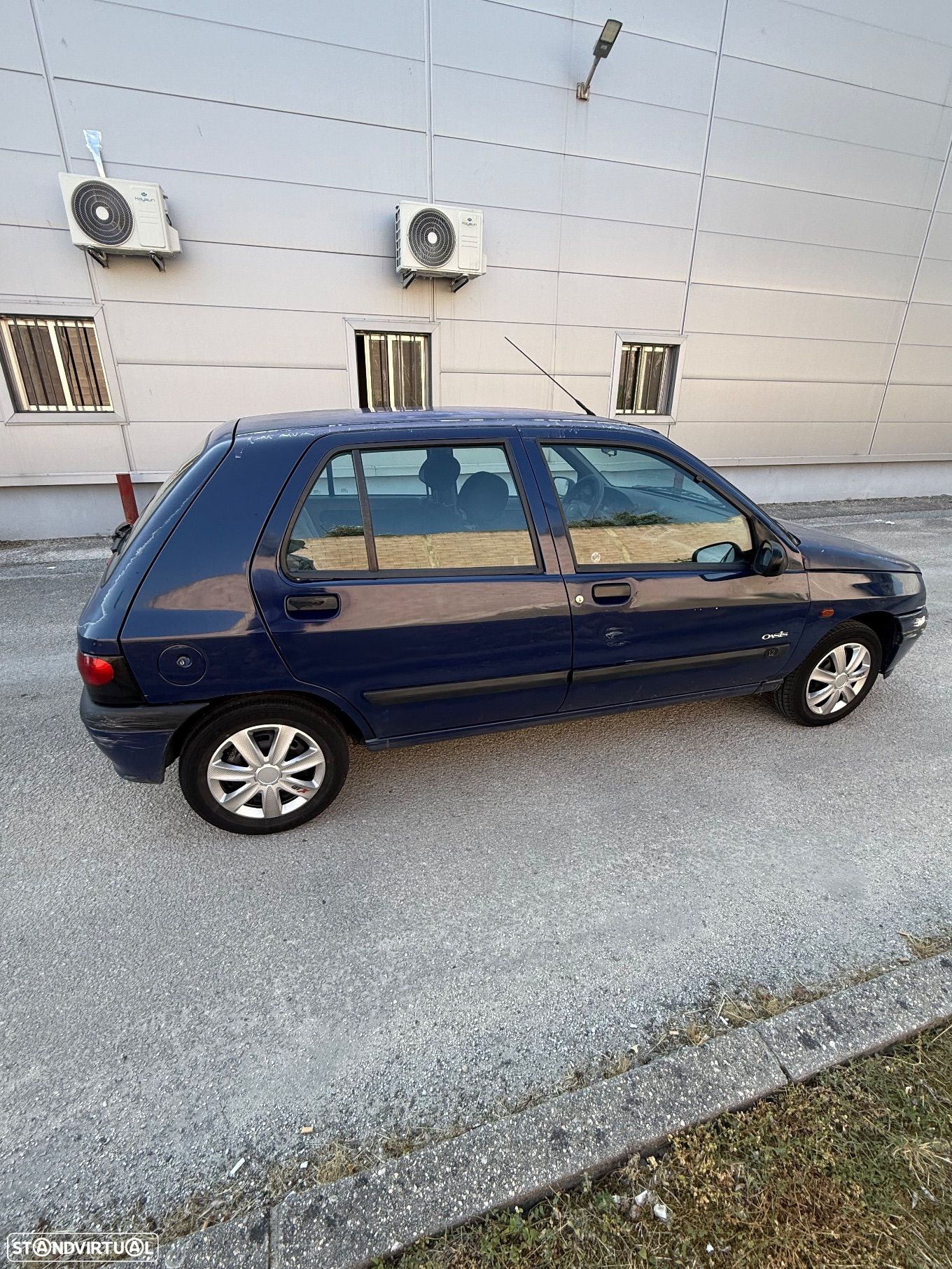 Renault Clio 1.2 Oasis - 1
