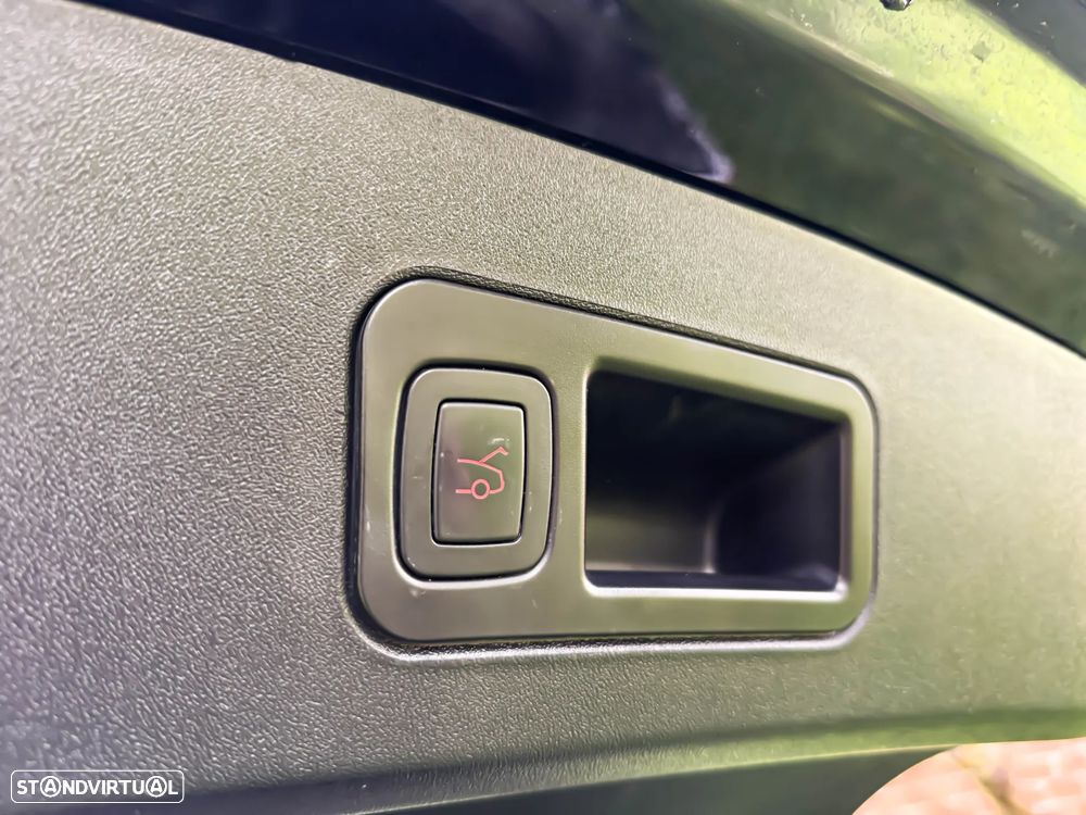 Tesla Model S Long Range - 38