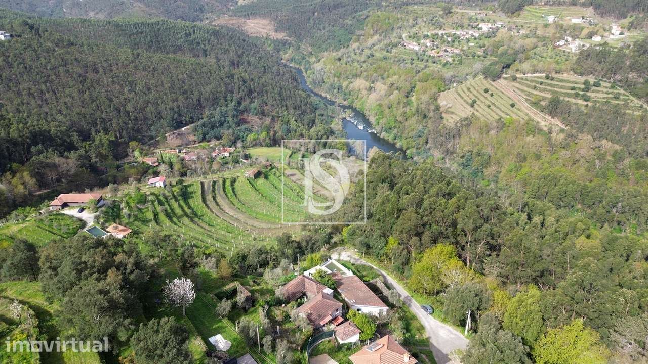 Terreno com vista rio em   Rebordelo, Amarante - Grande imagem: 3/20