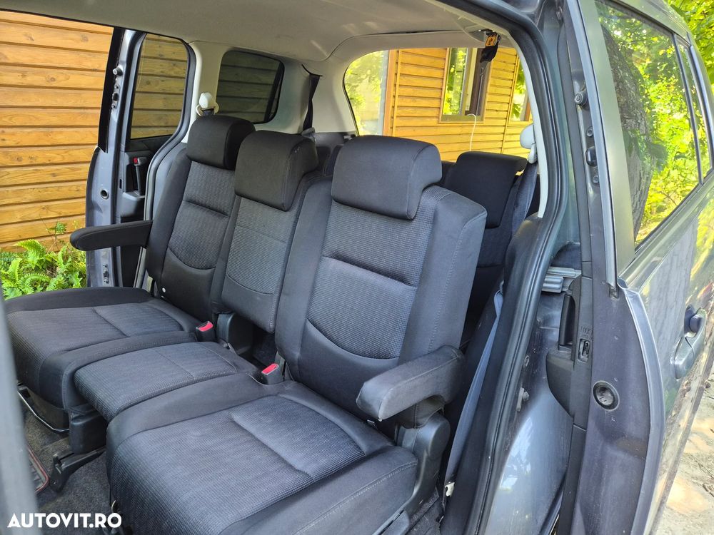 Mazda 5 - 9