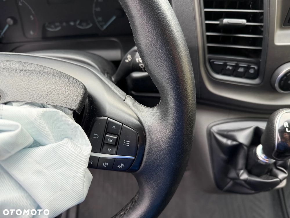 Ford TRANSIT CUSTOM - 21