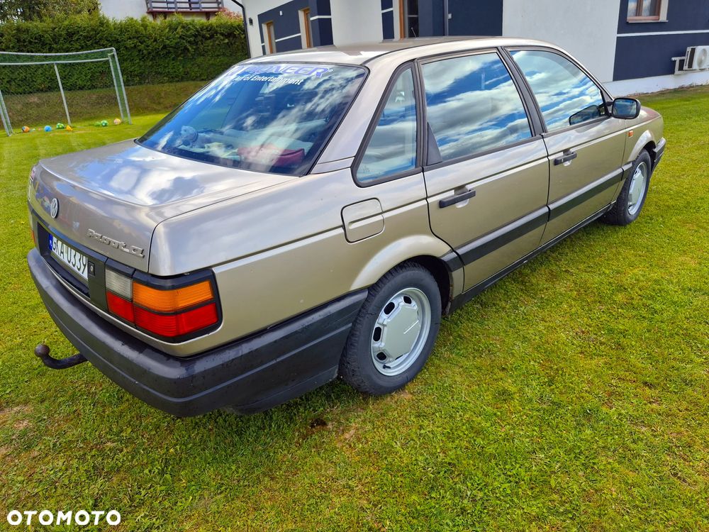 Volkswagen Passat 1.8 CL - 13