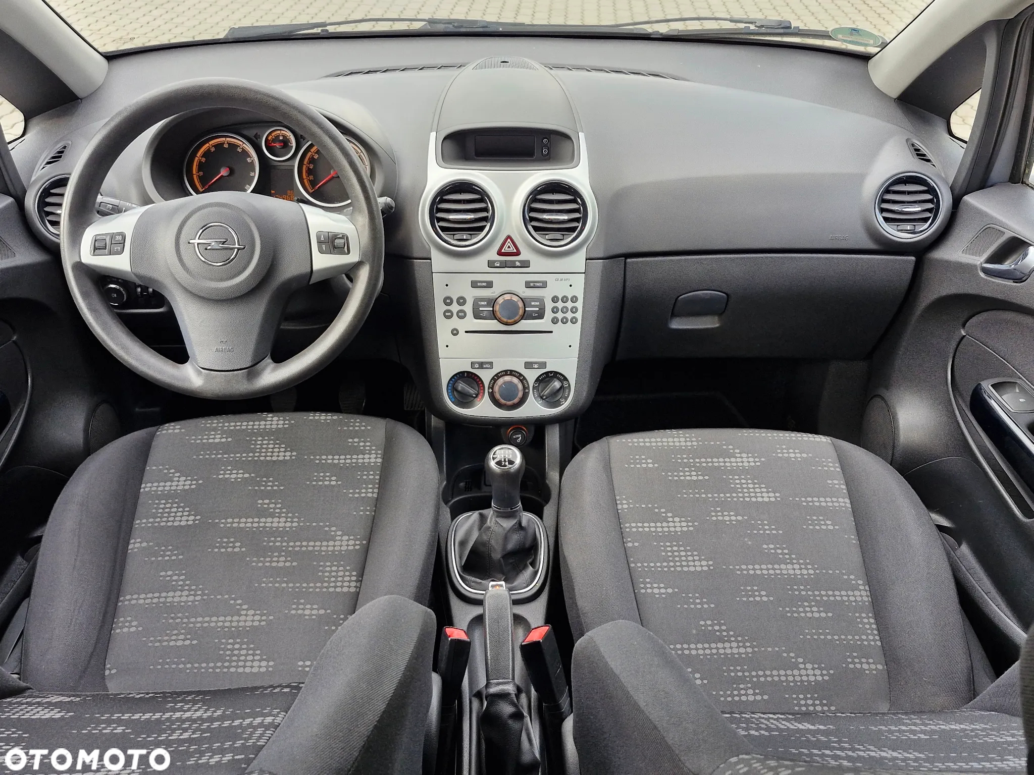 Opel Corsa 1.2 16V Cosmo - 19