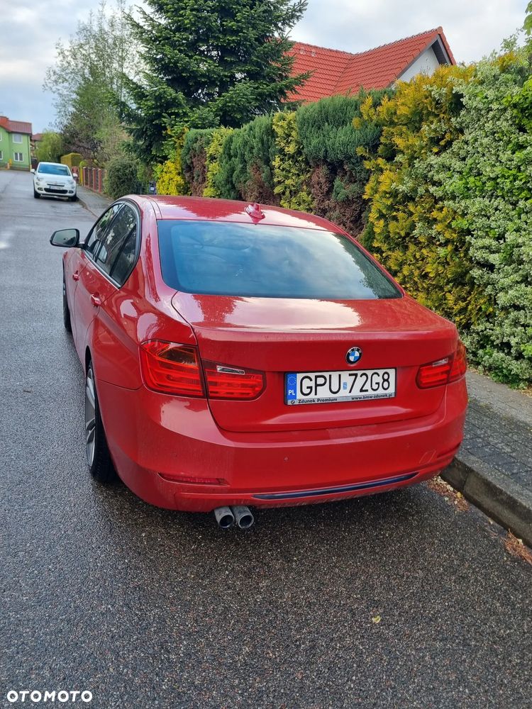 BMW Seria 3 328i xDrive Sport Line - 3