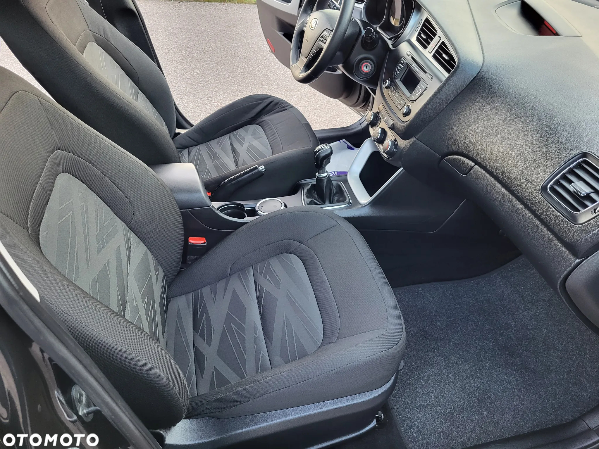 Kia Ceed - 11