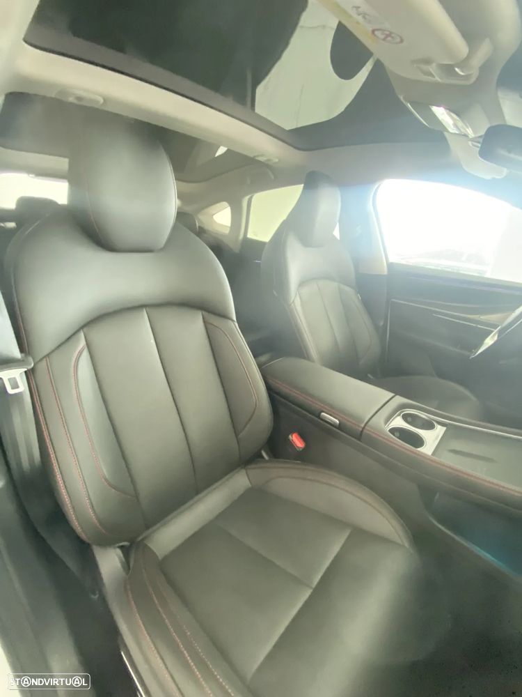 Xpeng P7i 86.2 kWh Long Range - 12