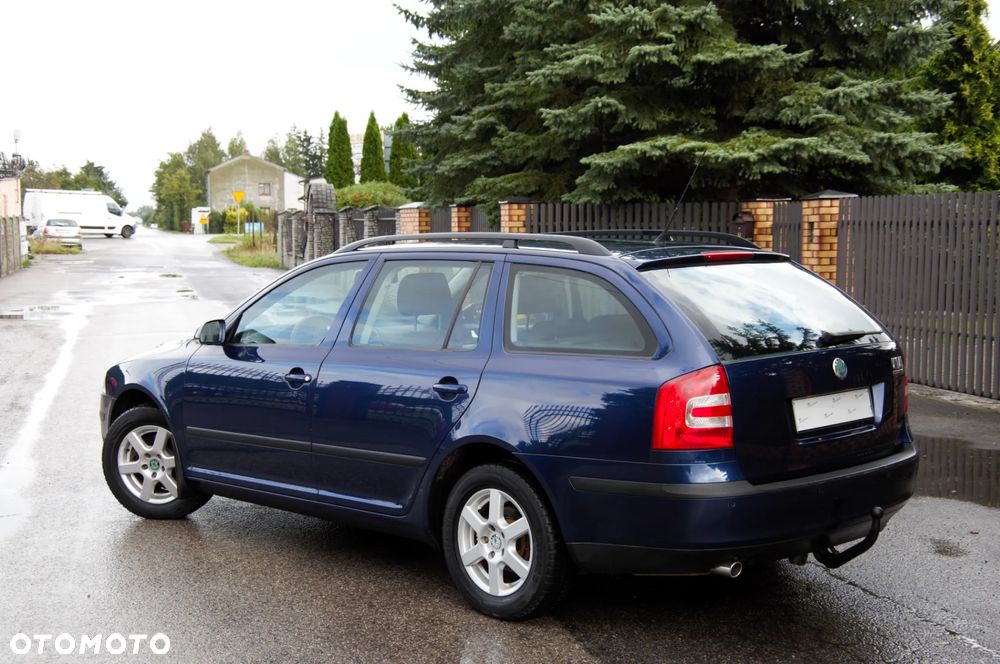 Skoda Octavia 1.6 Combi Selection - 16