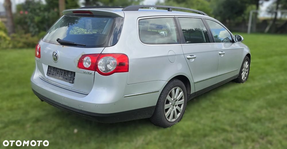 Volkswagen Passat 2.0 TDI Comfortline - 8