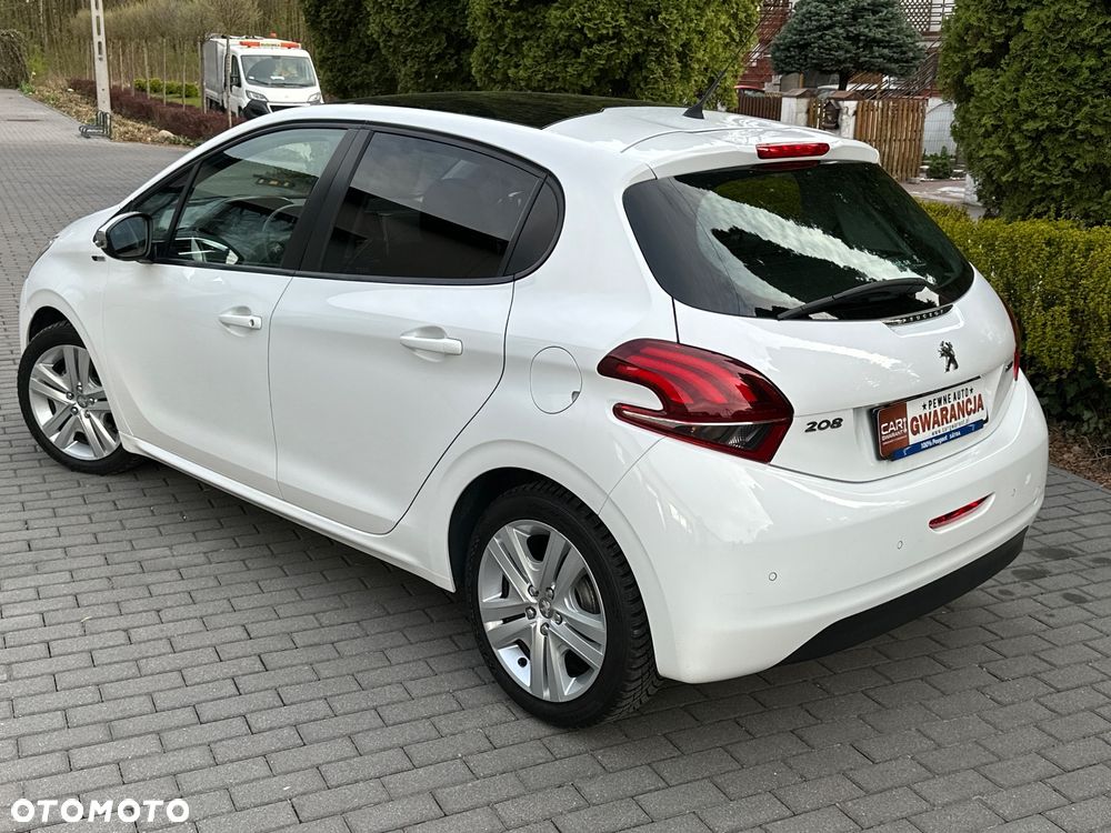 Peugeot 208 - 12