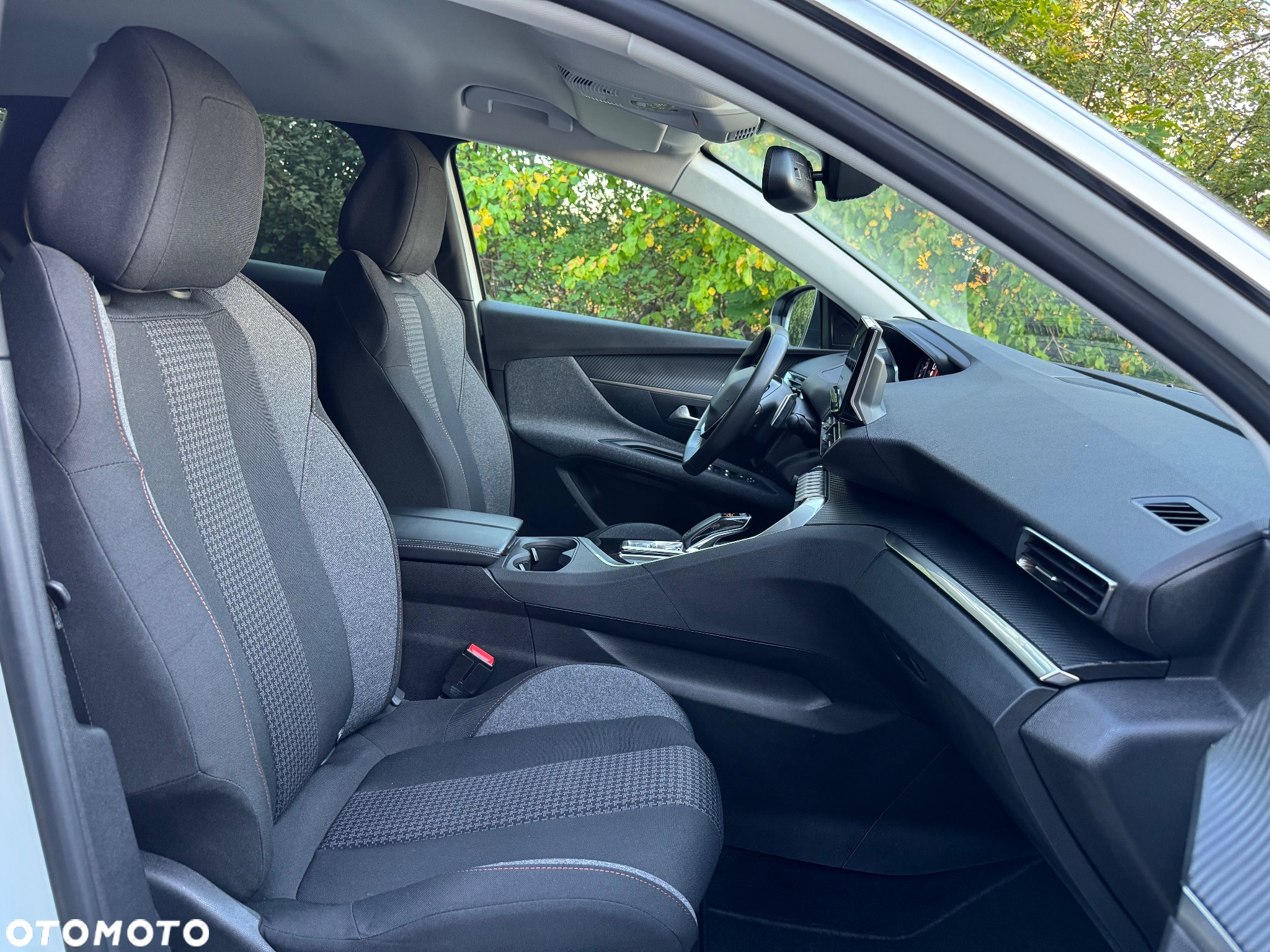 Peugeot 3008 1.5 BlueHDi Allure Pack S&S EAT8 - 25