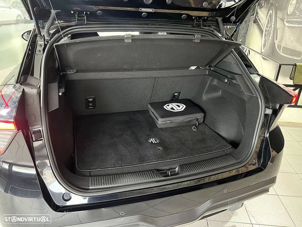 MG MG4 4 Luxury 64 kWh - 28