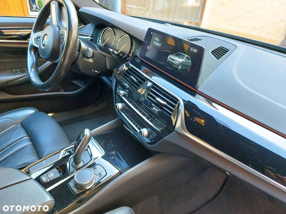 BMW Seria 5 525d Luxury Line sport - 23