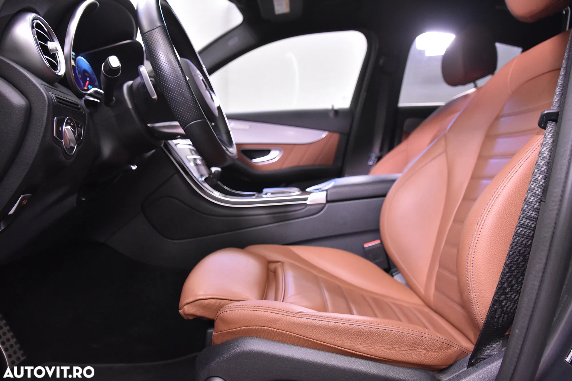 Mercedes-Benz GLC Coupe 300 e 4Matic 9G-TRONIC AMG Line - 24