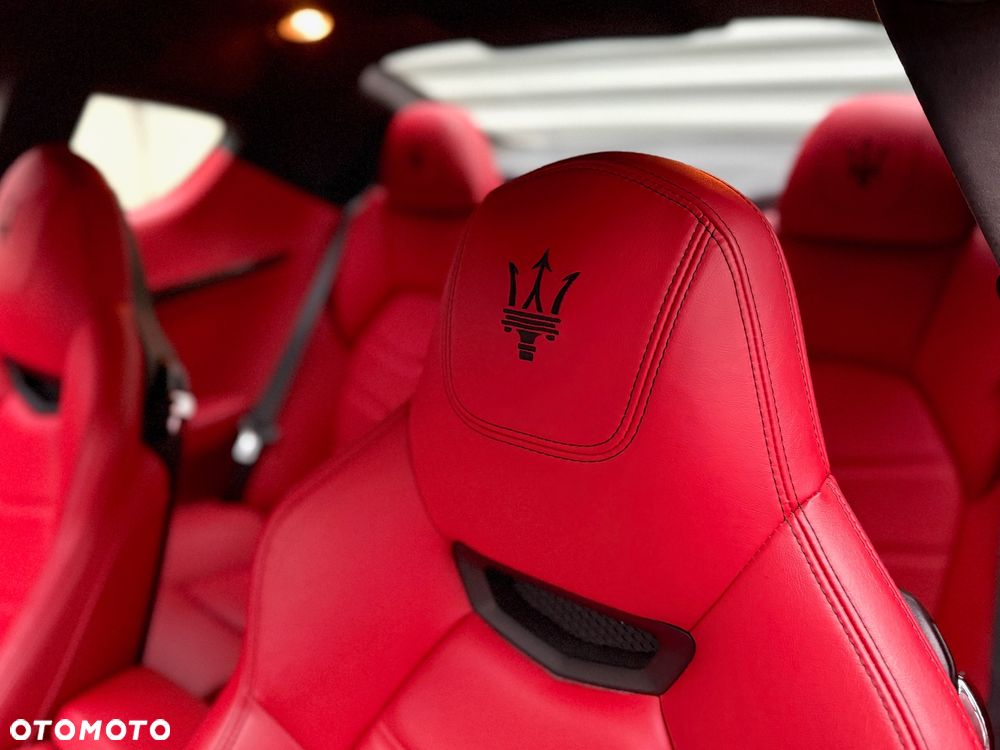 Maserati GranTurismo MC Stradale - 12