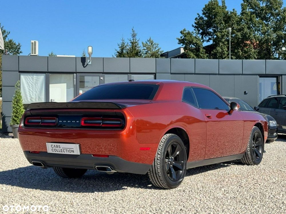Dodge Challenger - 4