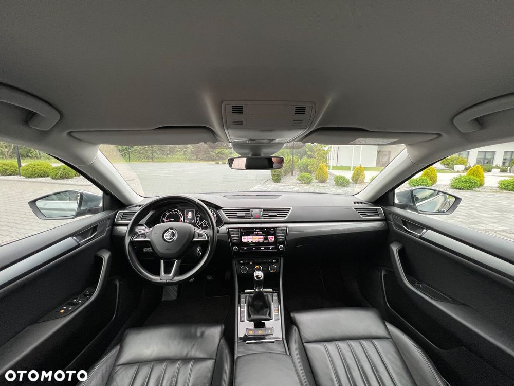 Skoda Superb 2.0 TDI Ambition - 23