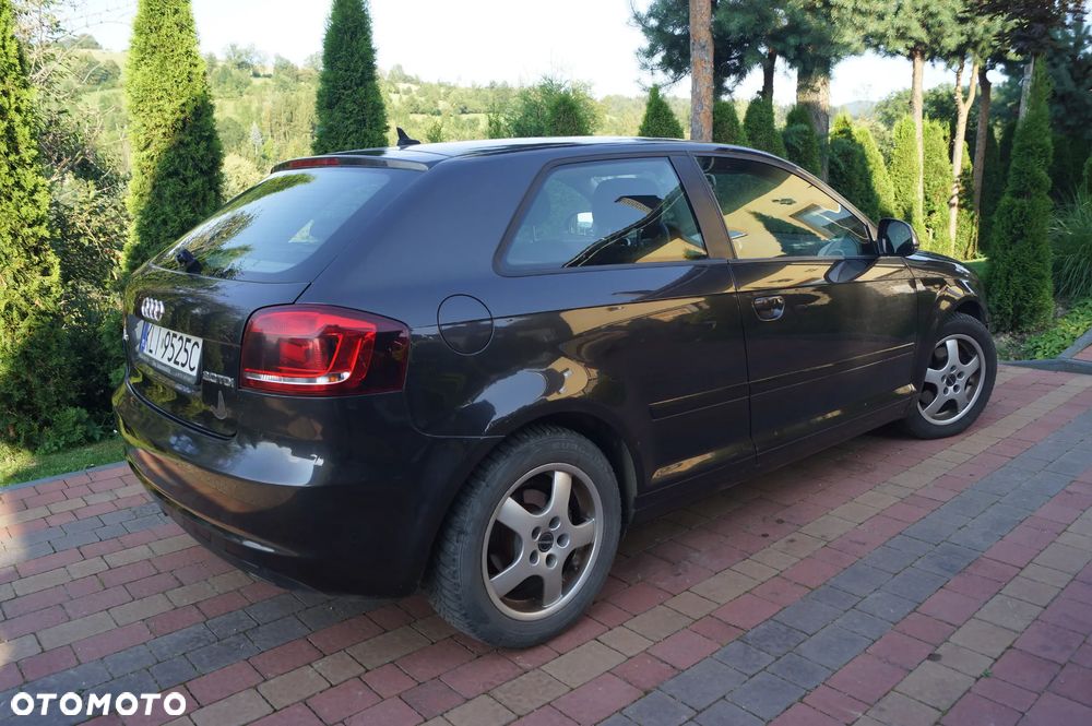 Audi A3 3-drzwiowe 2.0 TDI Attraction - 3