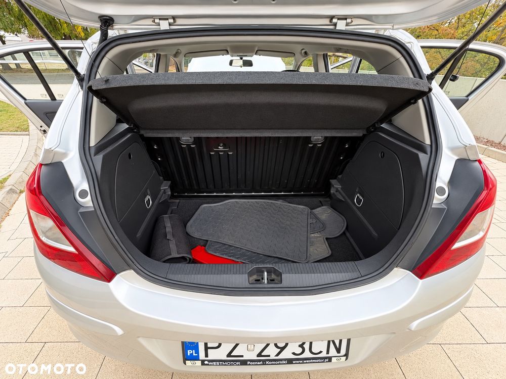 Opel Corsa 1.2 16V Essentia - 19