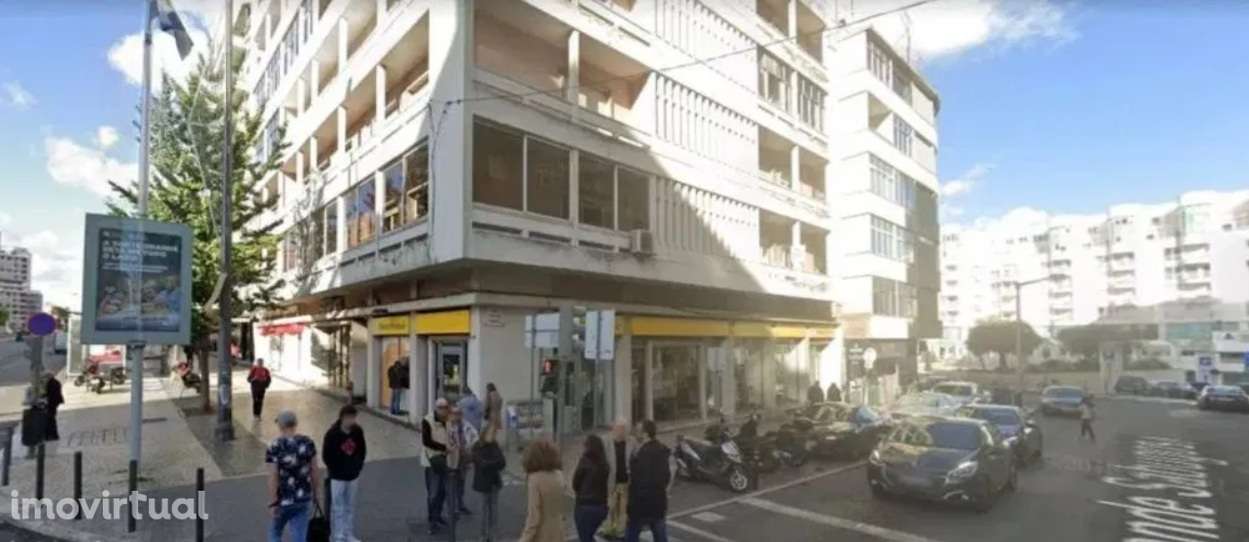 Excelente apartamento de 2 assoalhadas sito entre a Av Roma e Av EUA - Grande imagem: 4/4