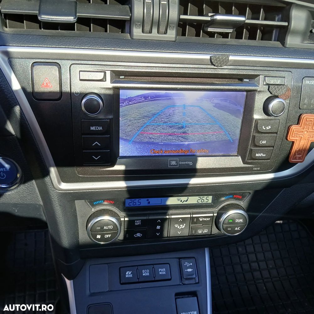 Toyota Auris 1.8 L VVT-i Luna - 11