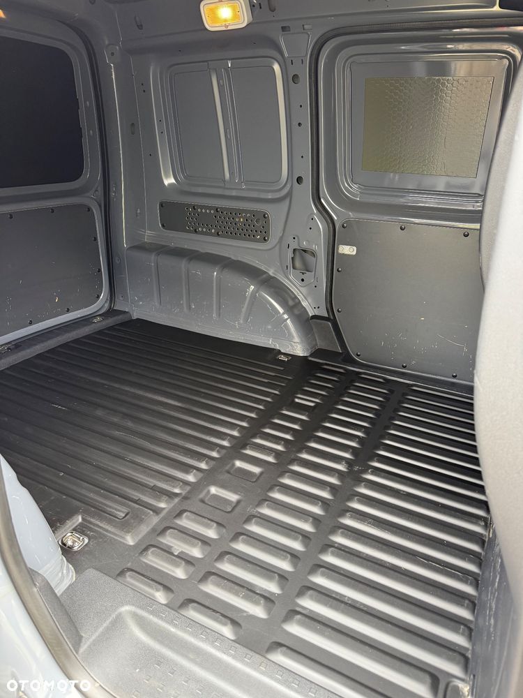 Volkswagen Caddy - 11