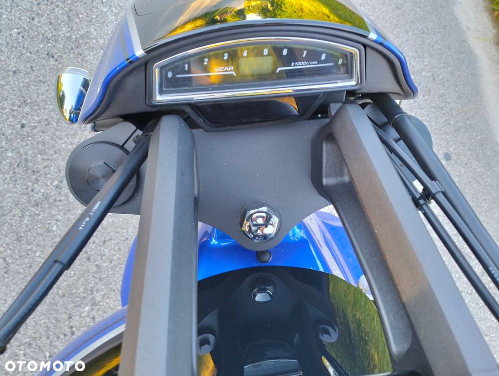 Suzuki Boulevard - 15