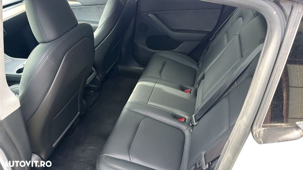 Tesla Model Y Performance Dual Motor AWD - 5