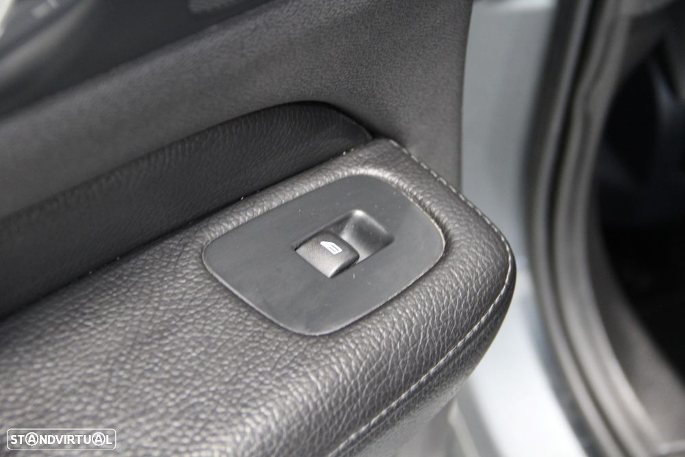 Volvo V60 2.0 D3 Inscription Geartronic - 31