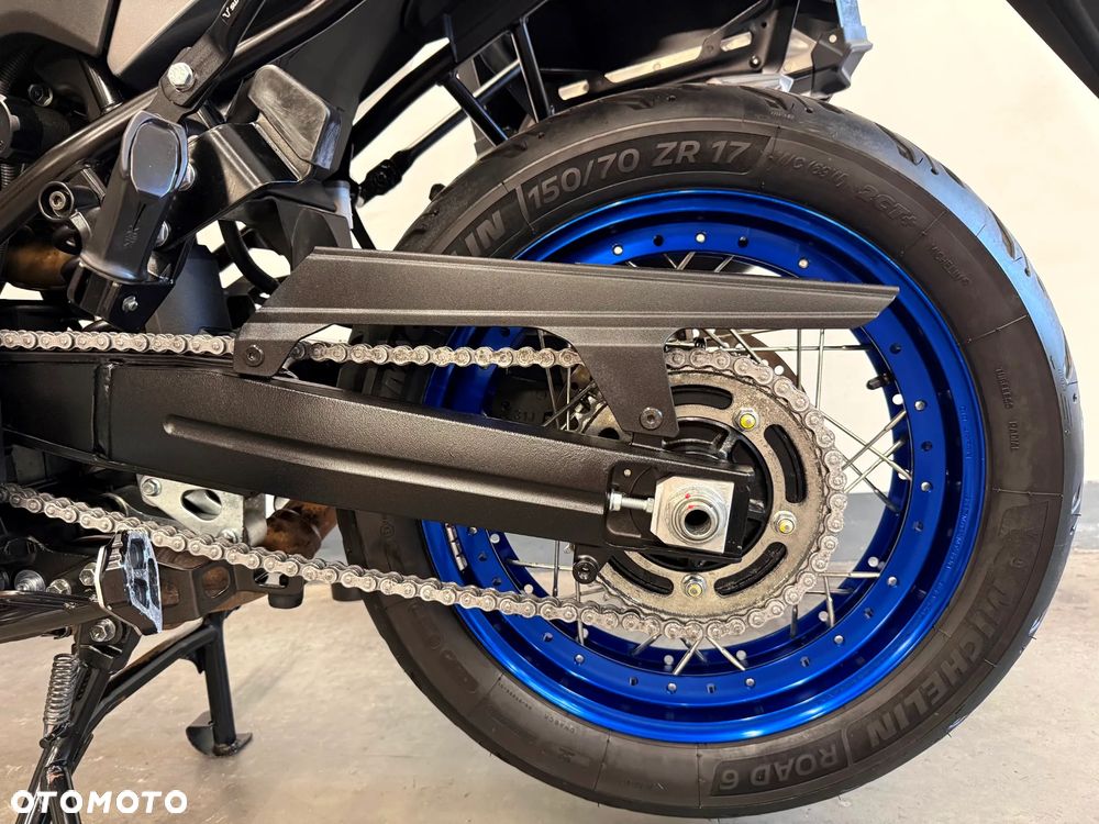 Suzuki V-STROM - 12