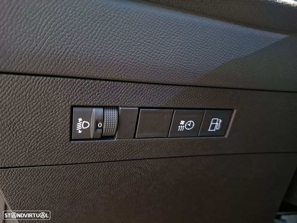 Opel Astra 1.6 T Hybrid Plug-In GS - 21