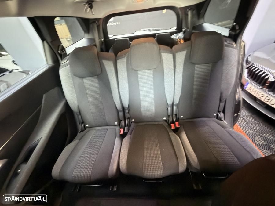 Peugeot 5008 1.5 BlueHDi Active Pack EAT8 - 8