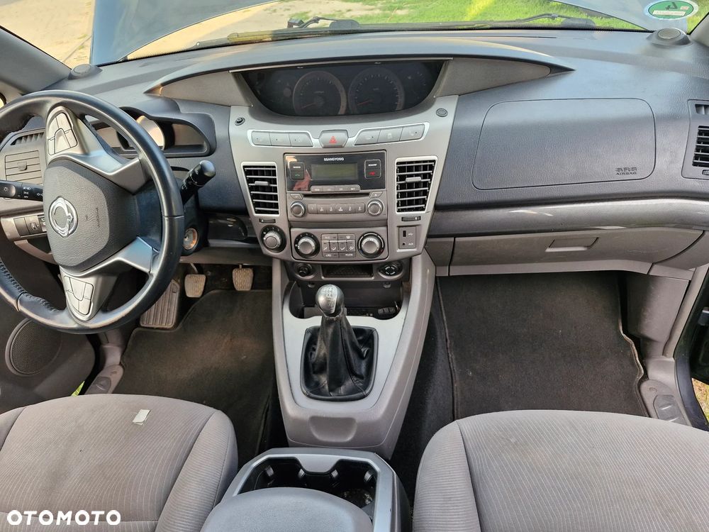 SsangYong/KGM Rodius 200 e-XDi Crystal Plus - 13