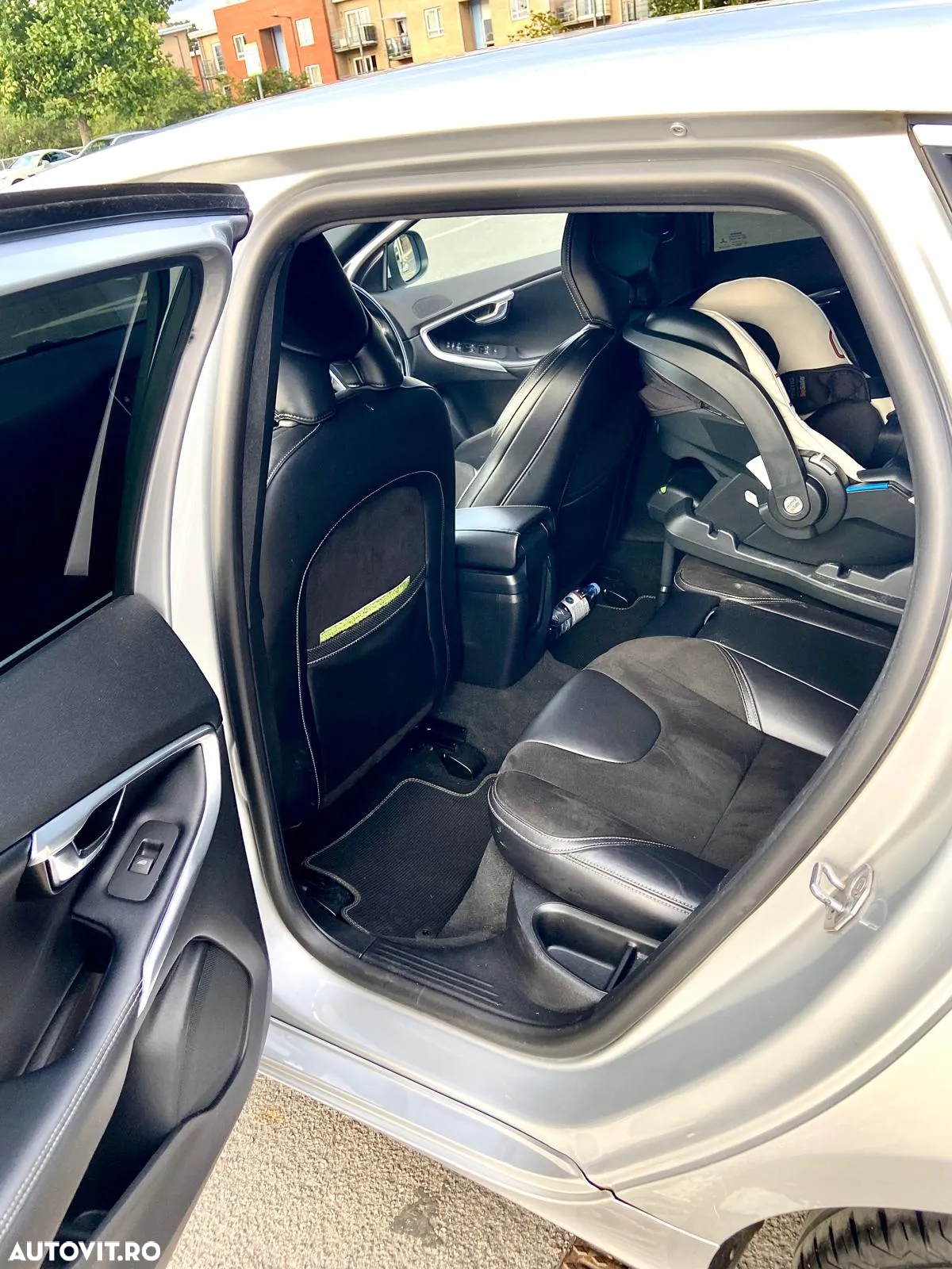 Volvo V40 D3 Aut. R-Design - 6