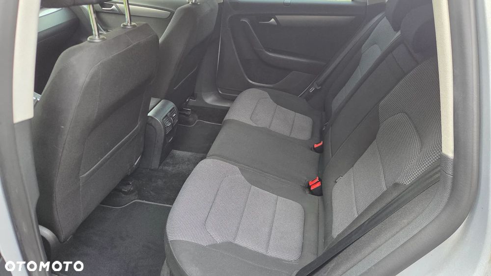 Volkswagen Passat - 6