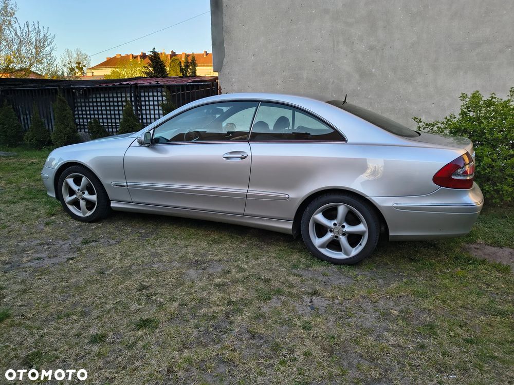 Mercedes-Benz CLK - 10