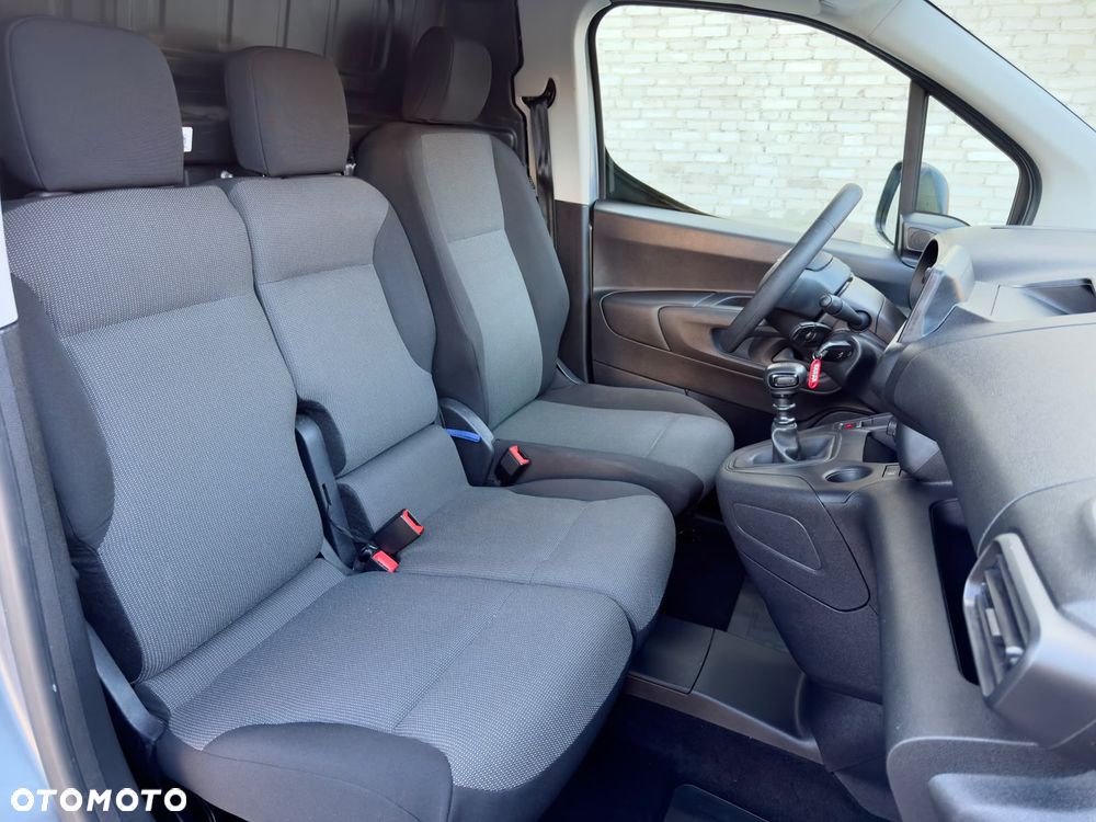Toyota Proace City L2 Długi Salon Polska BEZWYPADKOWA Serwisowana FVAT23% ZADBANY OKAZJA - 36