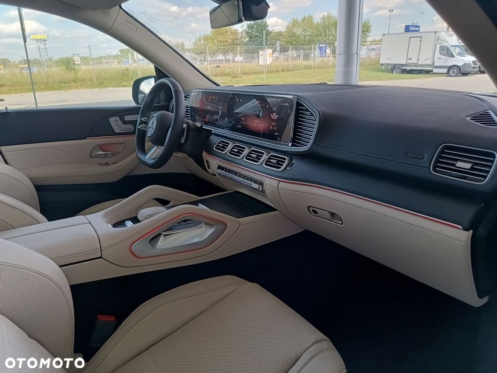 Mercedes-Benz GLS - 29