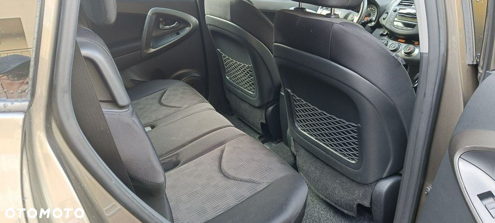 Toyota RAV4 - 18