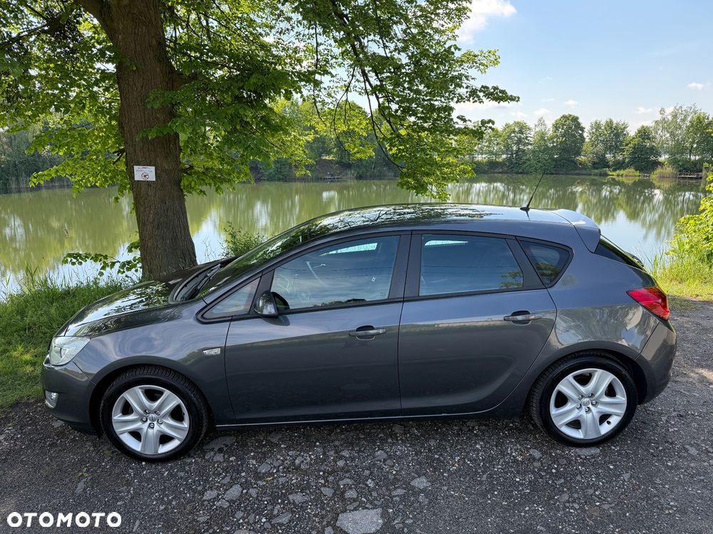 Opel Astra 1.6 Cosmo - 4