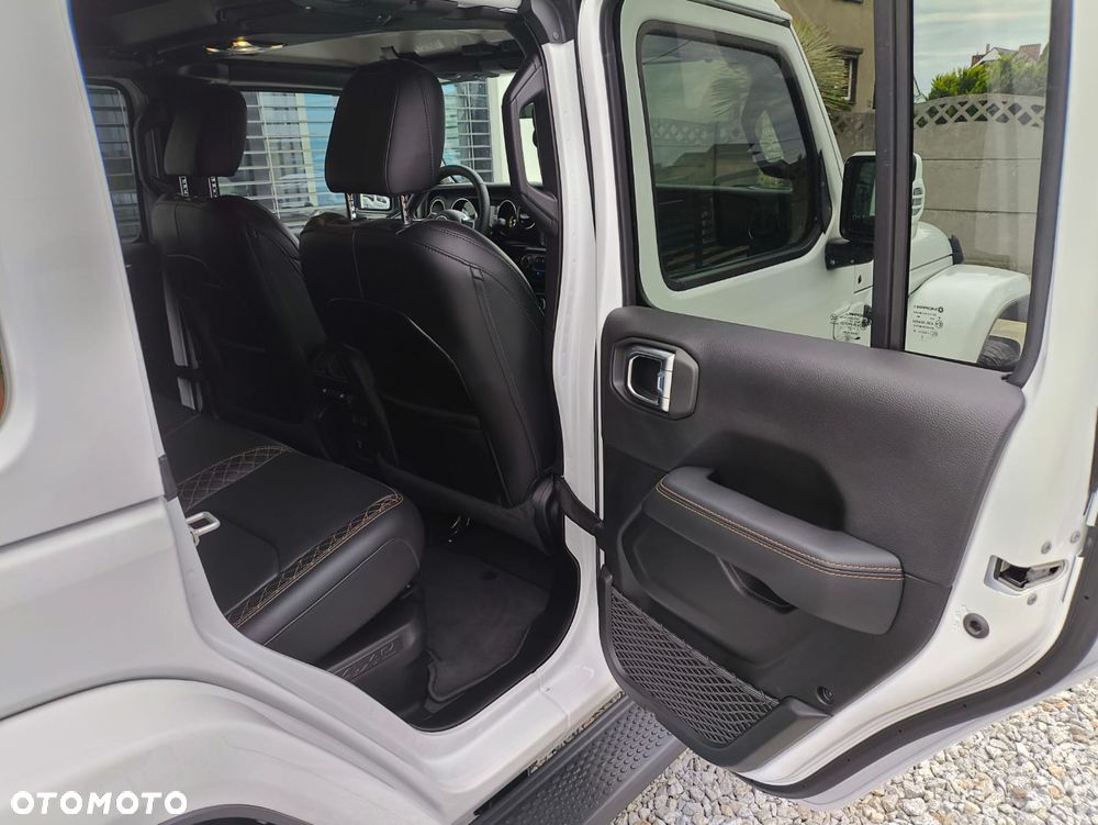 Jeep Wrangler - 26