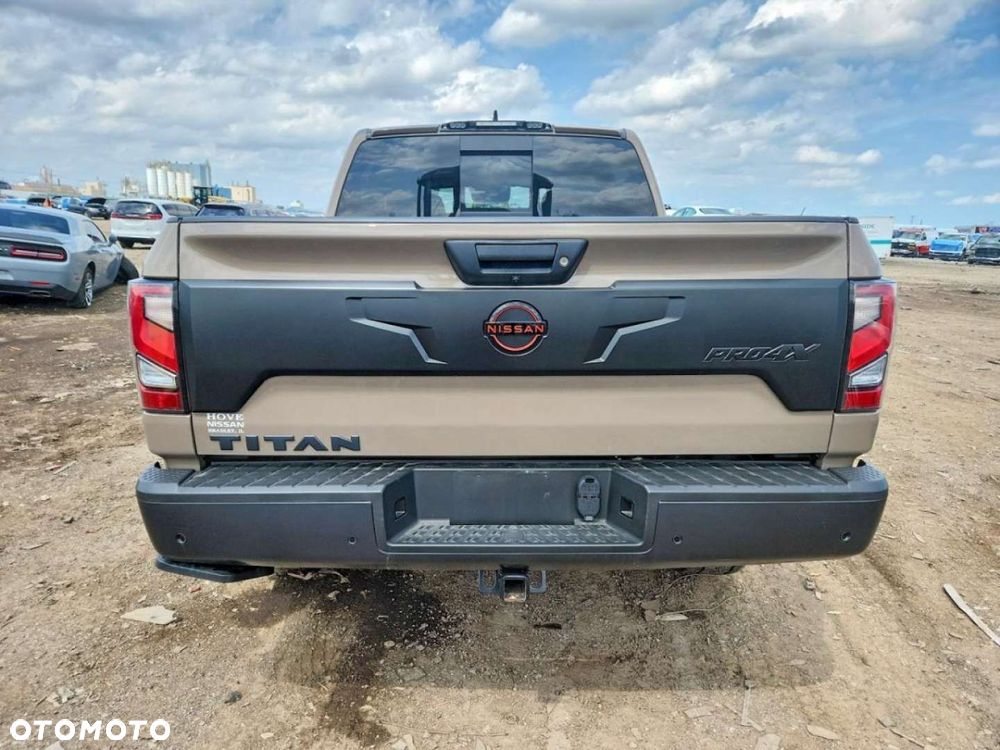 Nissan Titan - 3