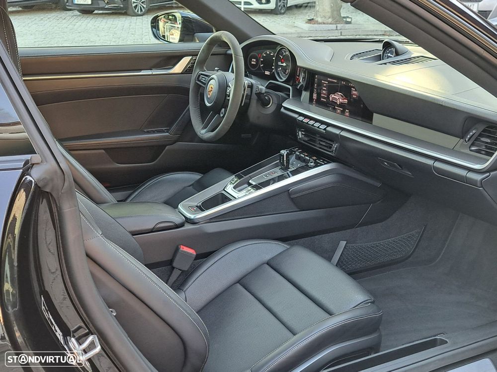 Porsche 911 (992) Carrera PDK - 11