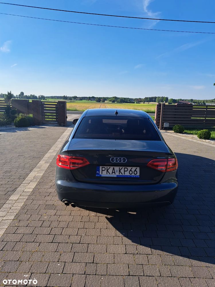 Audi A4 Limousine - 6