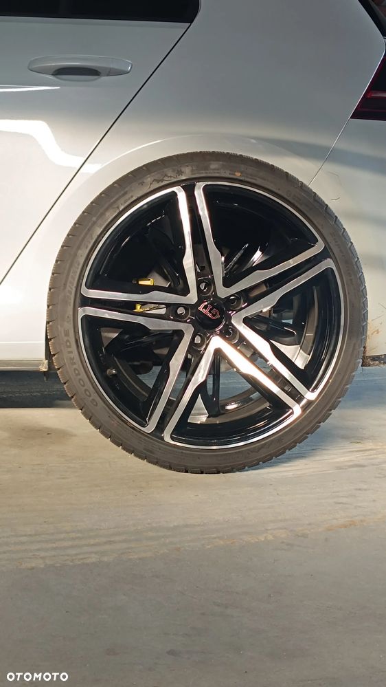 Volkswagen Golf GTI (BlueMotion Technology) - 18