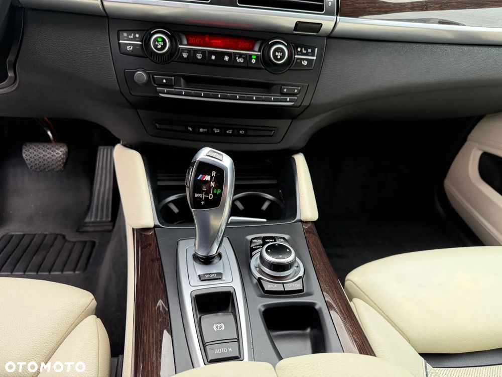 BMW X6 M50d - 24
